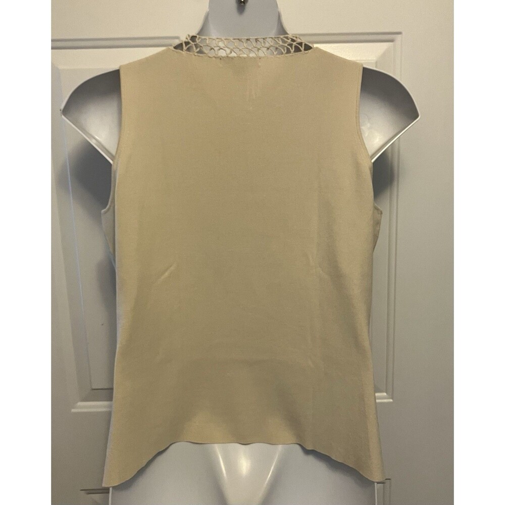 Women’s August Silk Sz M Beige Sleeveless Crochet Trim Pullover Knit Sweater - Picture 3 of 5